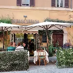 La Petite Urbana Apartment